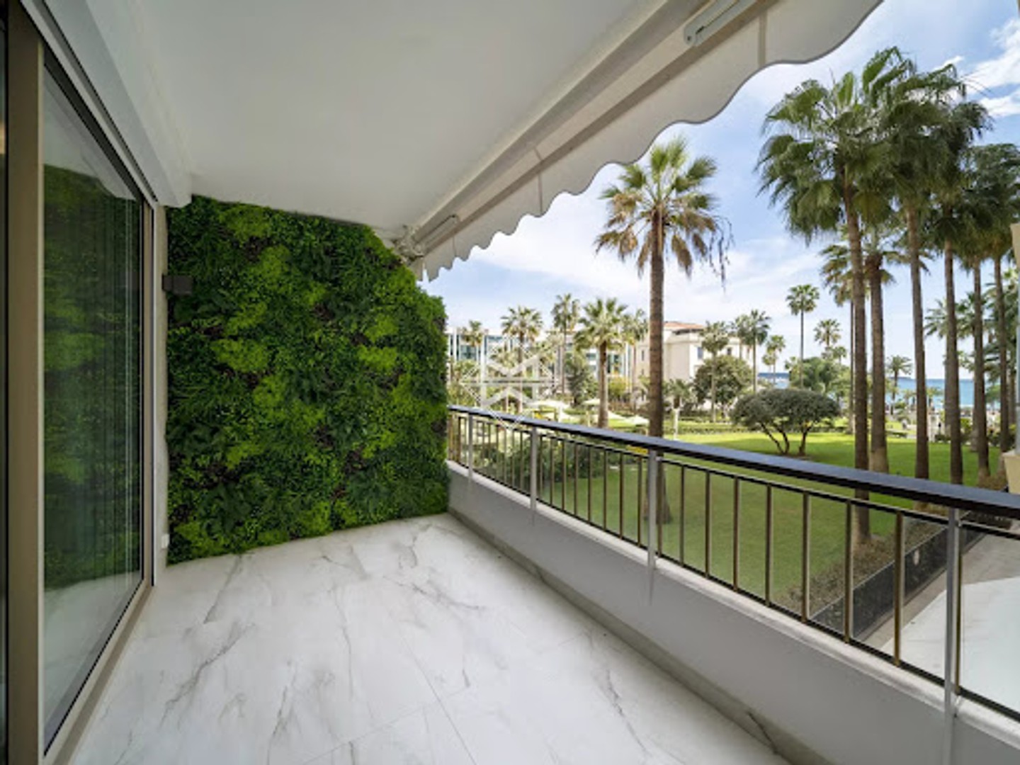 Appartement à vendre - 4 pièces - 127m2 - Cannes (06400)
