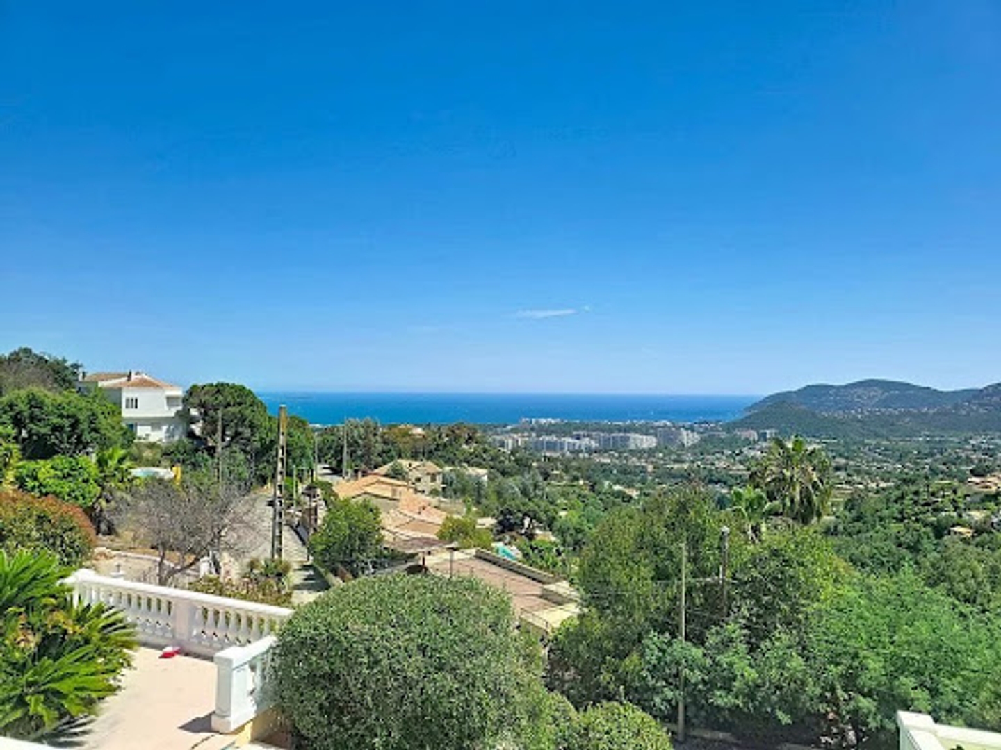 Maison à vendre - 6 pièces - 284m2 - Mandelieu-La-Napoule (06210)