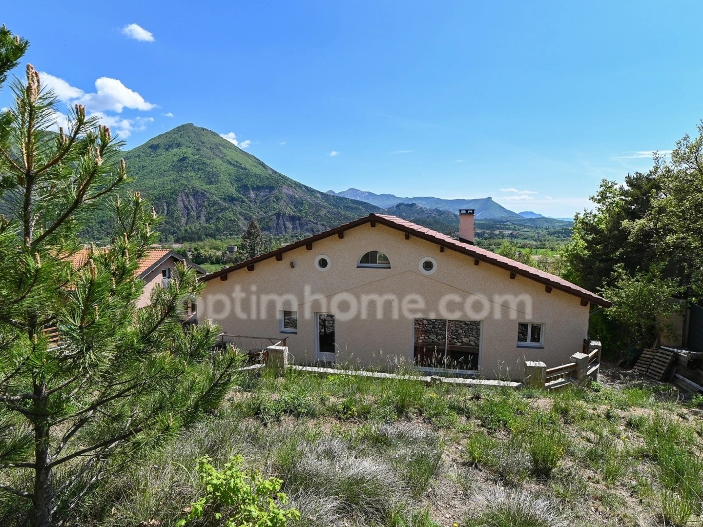 Maison à vendre - 7 pièces - 198m2 - Veynes (05400)