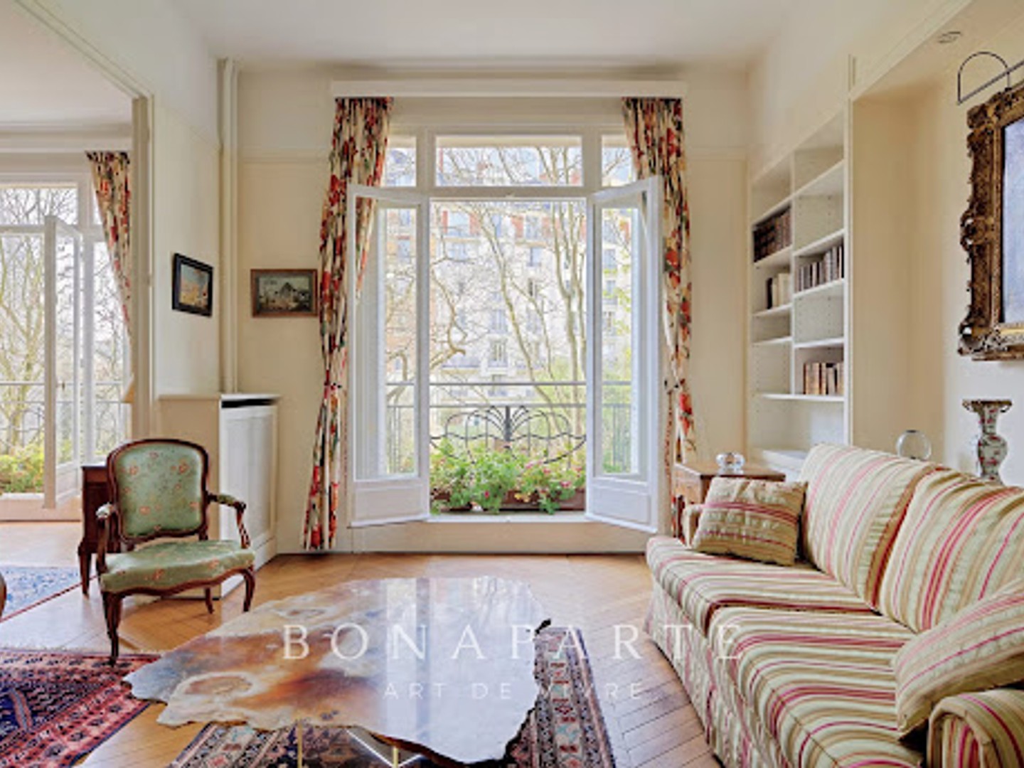 Appartement à vendre - 6 pièces - 147m2 - Paris 16e (75016)