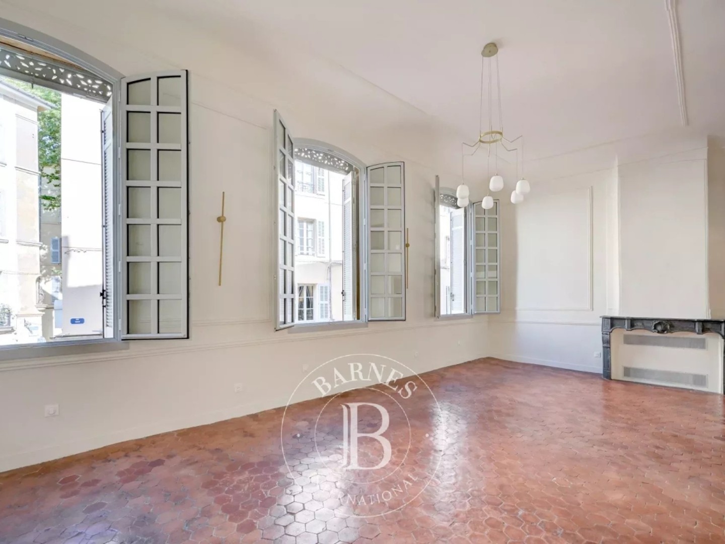 AIX EN PROVENCE - CENTRE VILLE HISTORIQUE - APPARTEMENT 150M2 DANS HOTEL PARTICULIER - 2 CHAMBRES EN SUITE