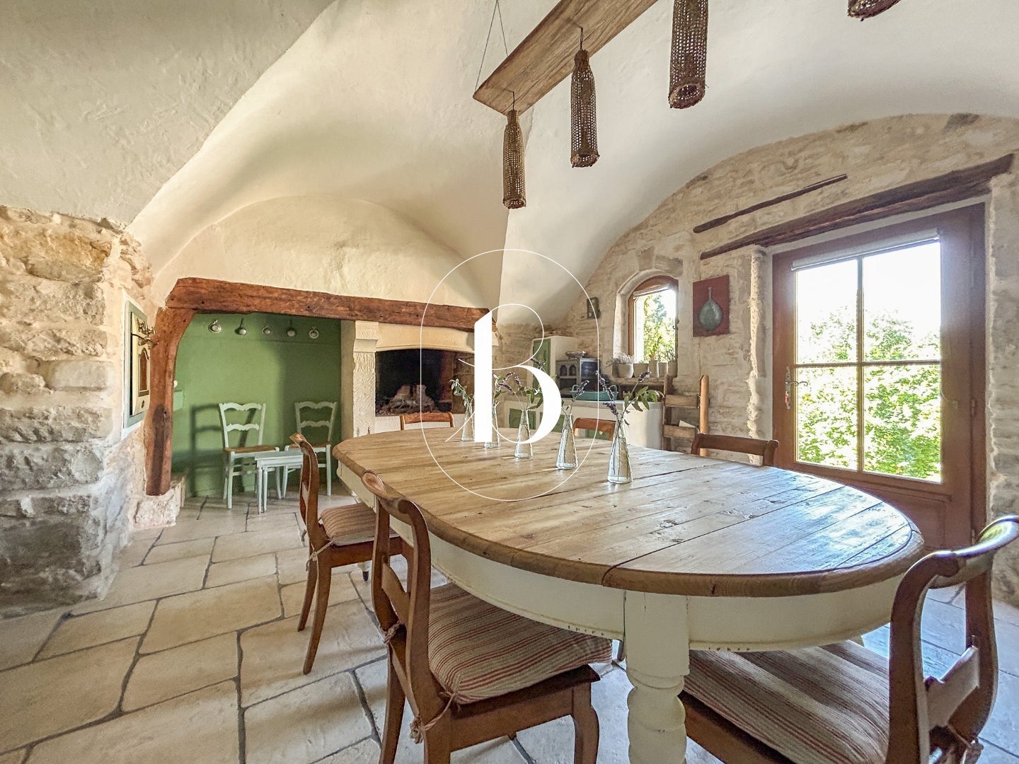 Maison à vendre - 9 pièces - 232m2 - Barjac (30430)