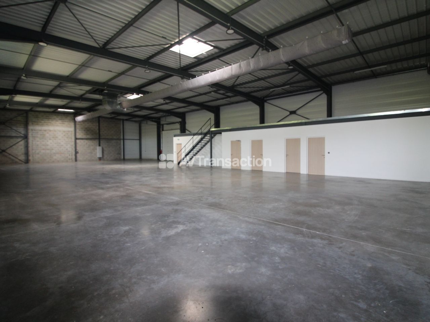 Autre à vendre - 695m2 - Aoste (38490)