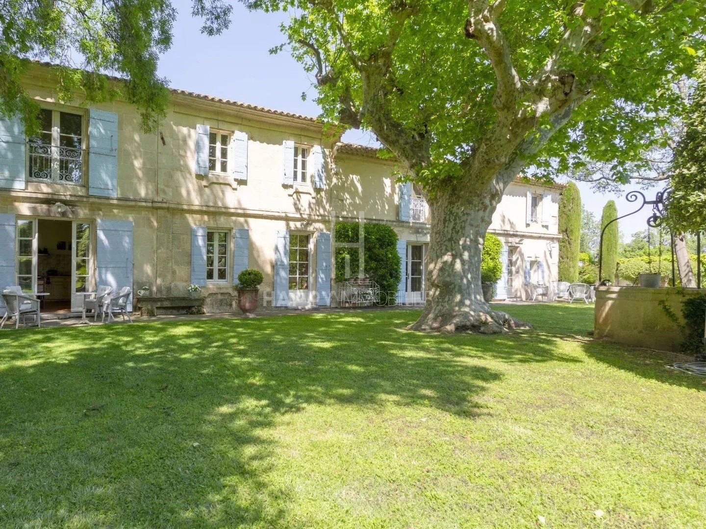 Maison 9 pièces 300 m²