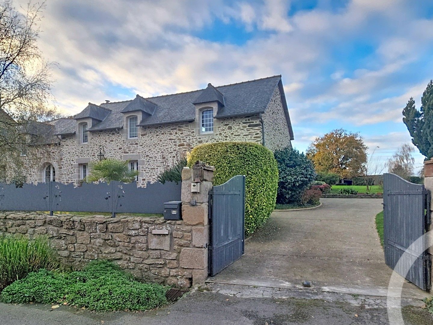 Maison 7 pièces 220 m²