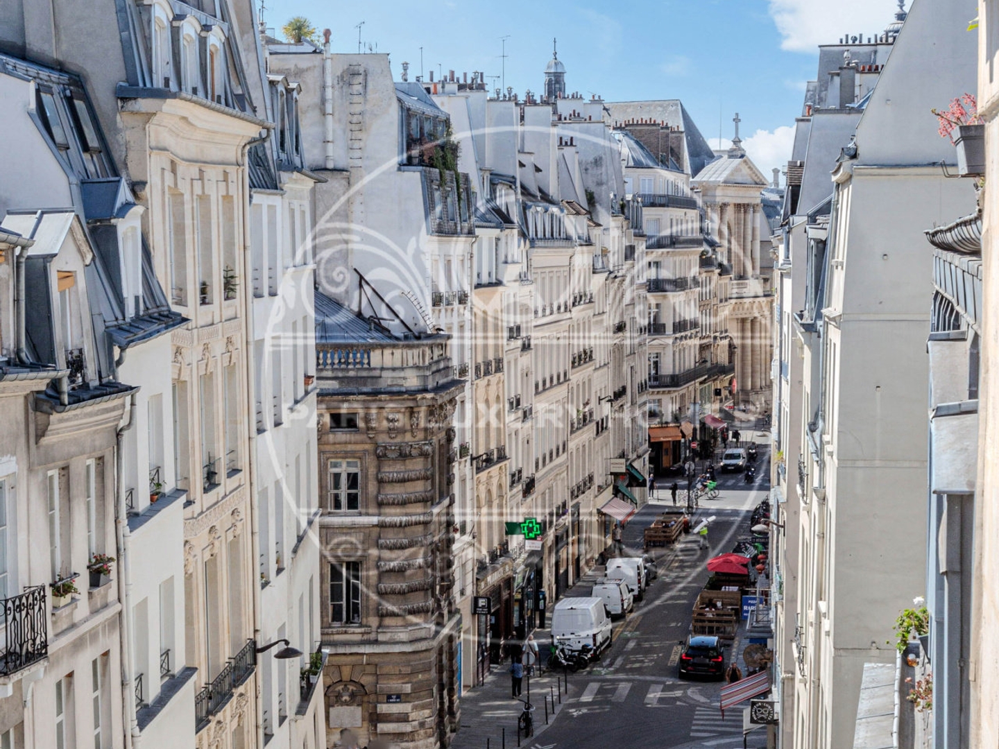 Superbe pied à terre à Paris 1er !
