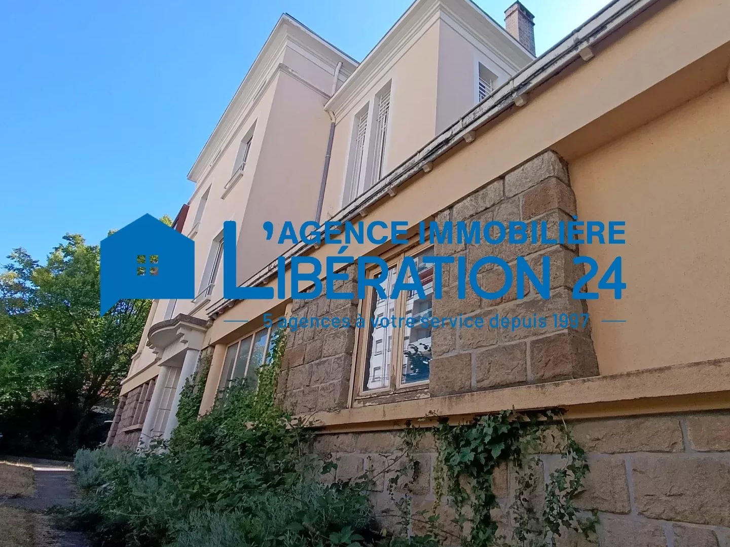 Maison à vendre - 12 pièces - 500m2 - Saint-Étienne (42100)