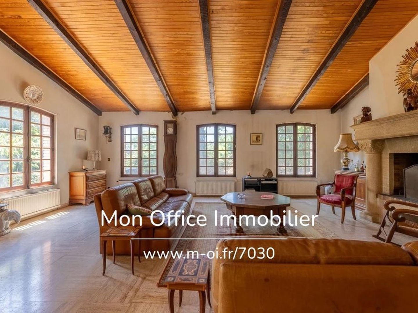 Maison à vendre - 500m2 - Velaux (13880)