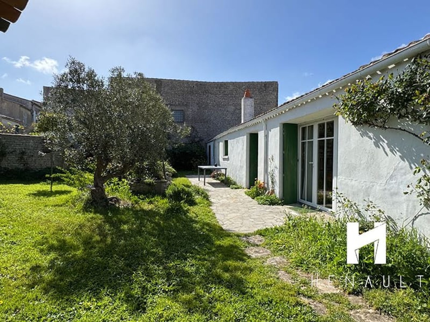 Maison à vendre - 4 pièces - 105m2 - La Couarde-Sur-Mer (17670)