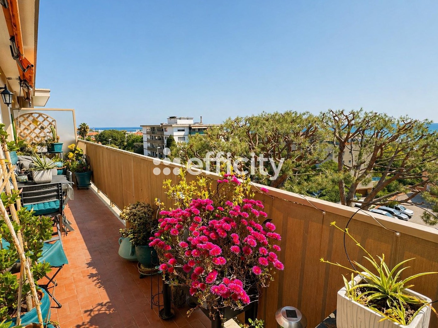 Appartement à vendre - 2 pièces - 55m2 - Saint-Laurent-Du-Var (06700)