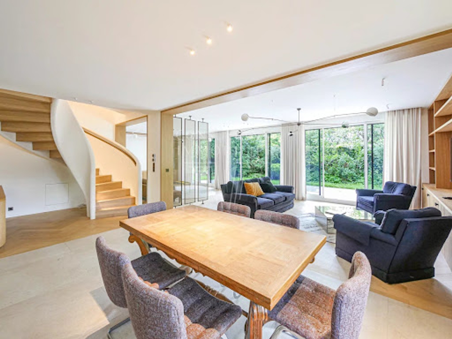 Appartement 7 pièces 192 m²