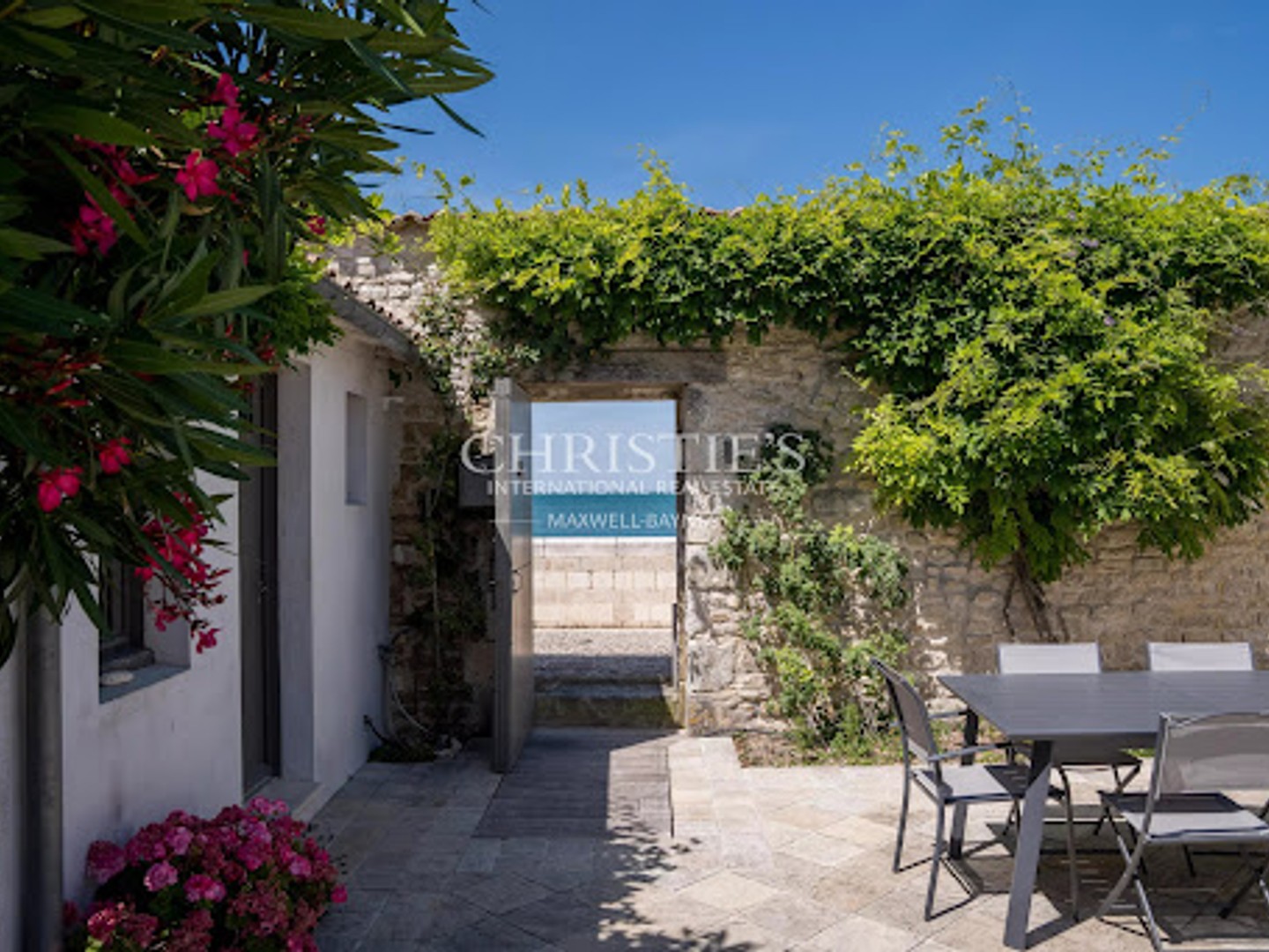 Maison 12 pièces 320 m²