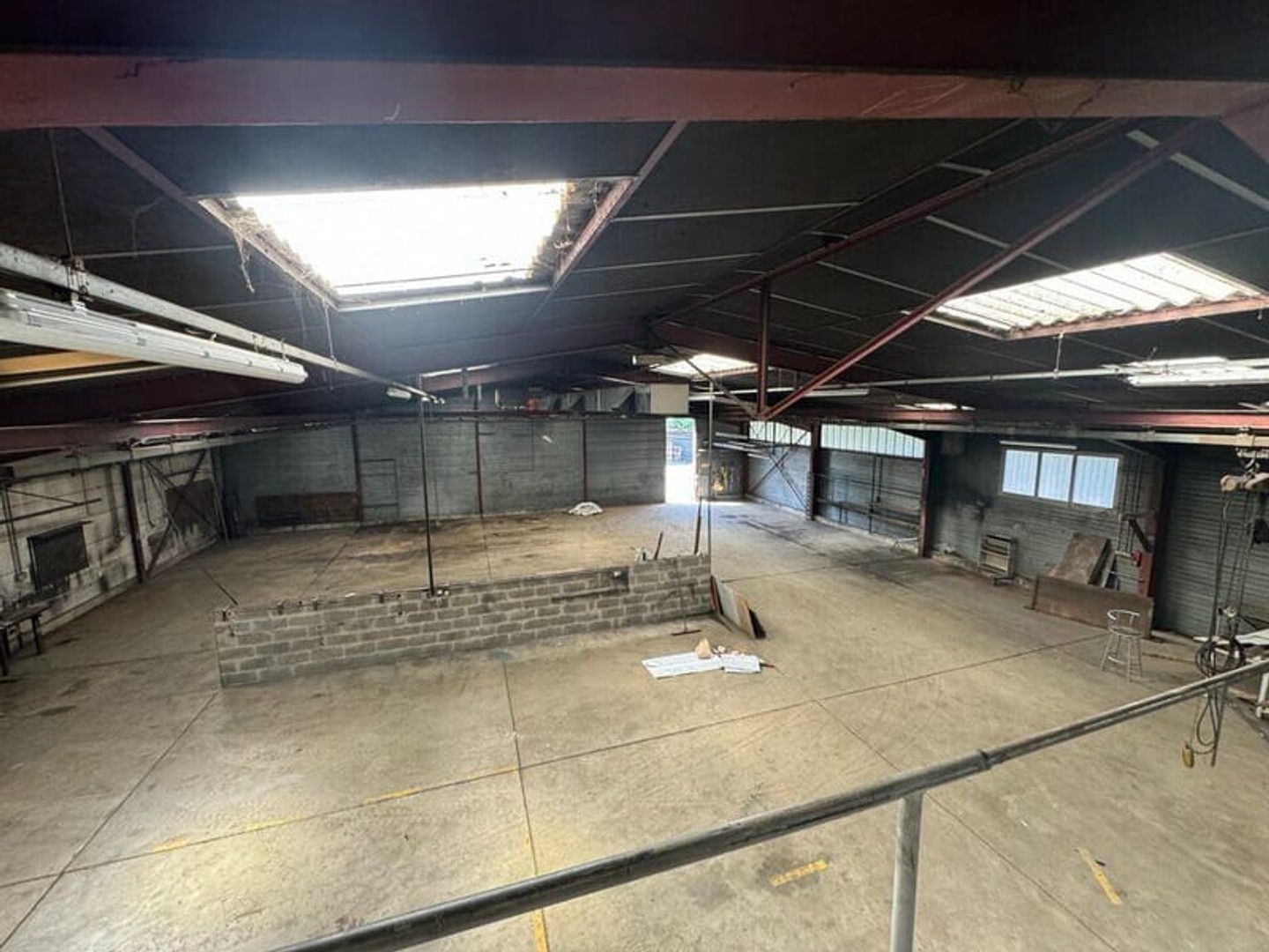 Locaux à vendre - 685m2 - Saint-Pierre-Des-... (37700)