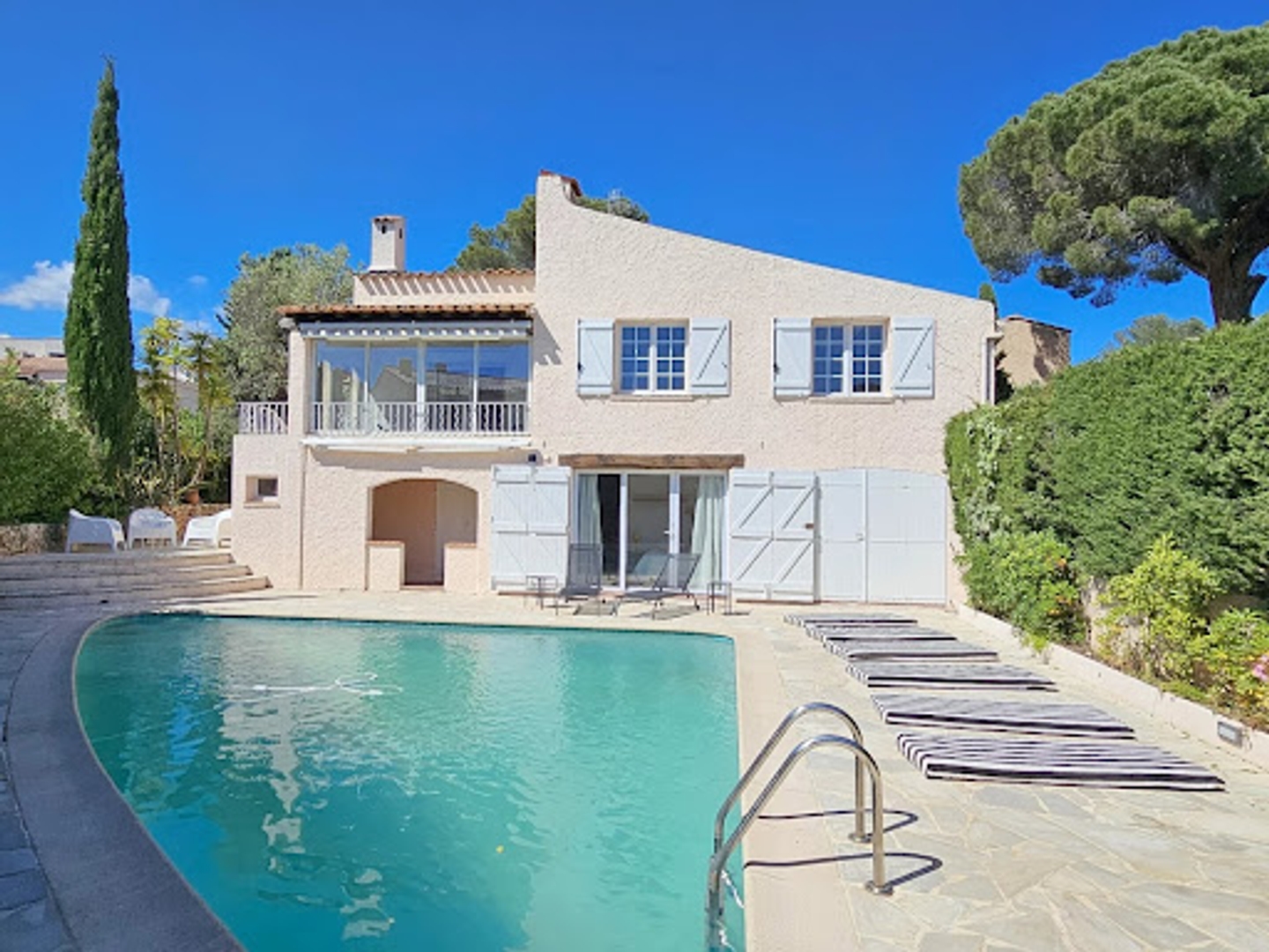 Villa 7 pièces 180 m²