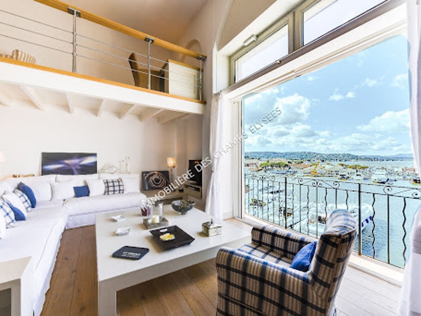 Appartement à vendre - 4 pièces - 130m2 - Saint-Tropez (83990)