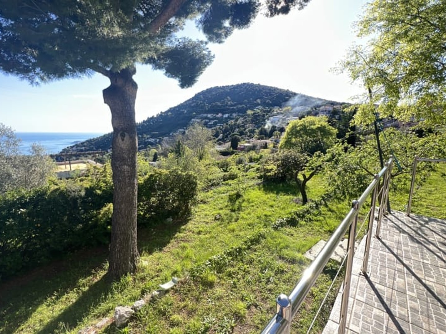Maison à vendre - 4 pièces - 500m2 - La Turbie (06320)