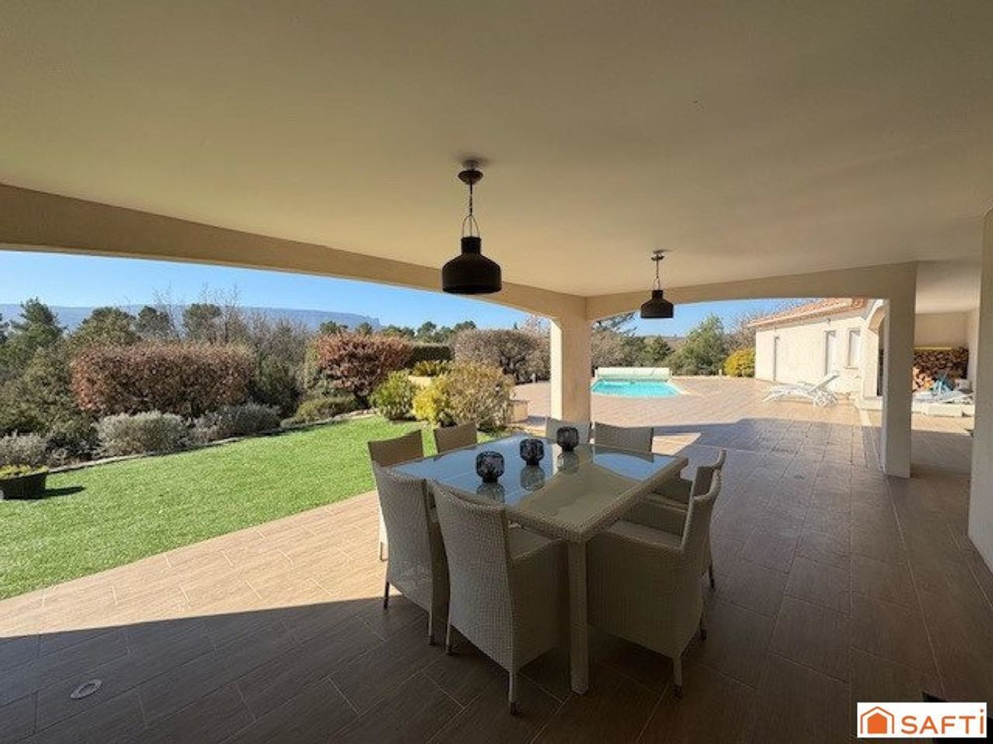 Maison à vendre - 5 pièces - 205m2 - Ollières (83470)