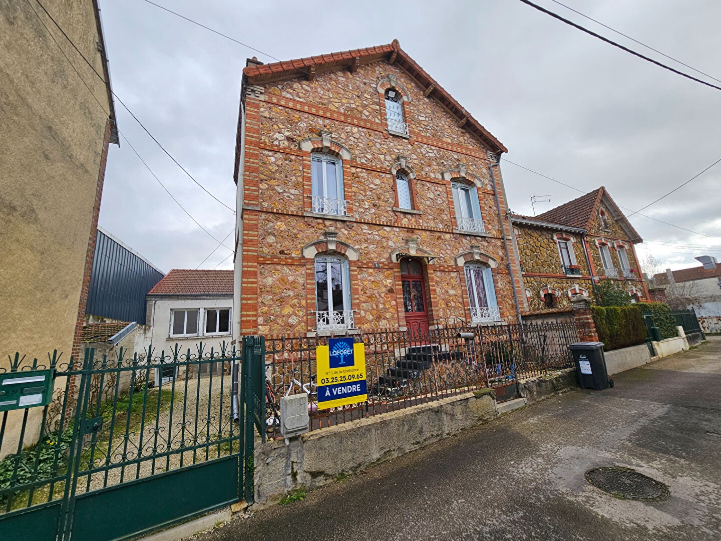 Maison à vendre - 4 pièces - 110m2 - Romilly-Sur-Seine (10100)