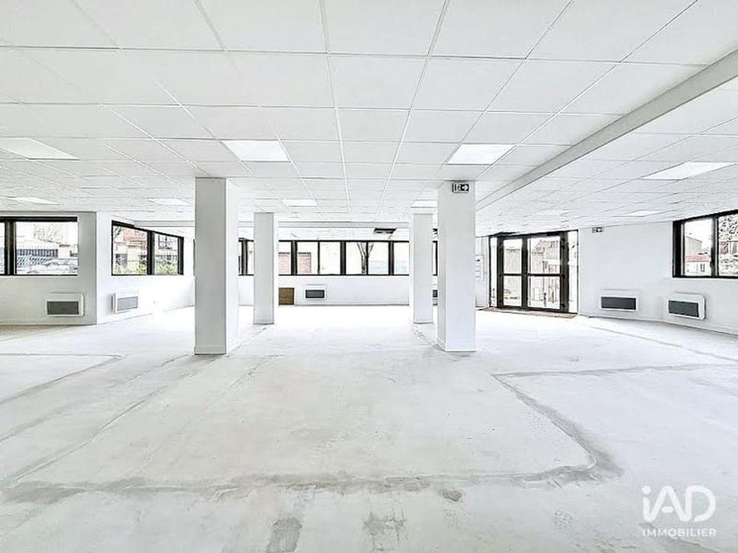 Parking / garage / box à vendre - 490m2 - Les Lilas (93260)
