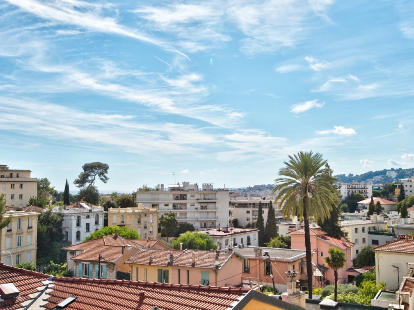 NICE CIMIEZ - APPARTEMENT 2 PIECES DE 49 M² A VENDRE - BALCON - VUE DEGAGEE - EXPOSITION SUD - LUMINEUX - GARAGE