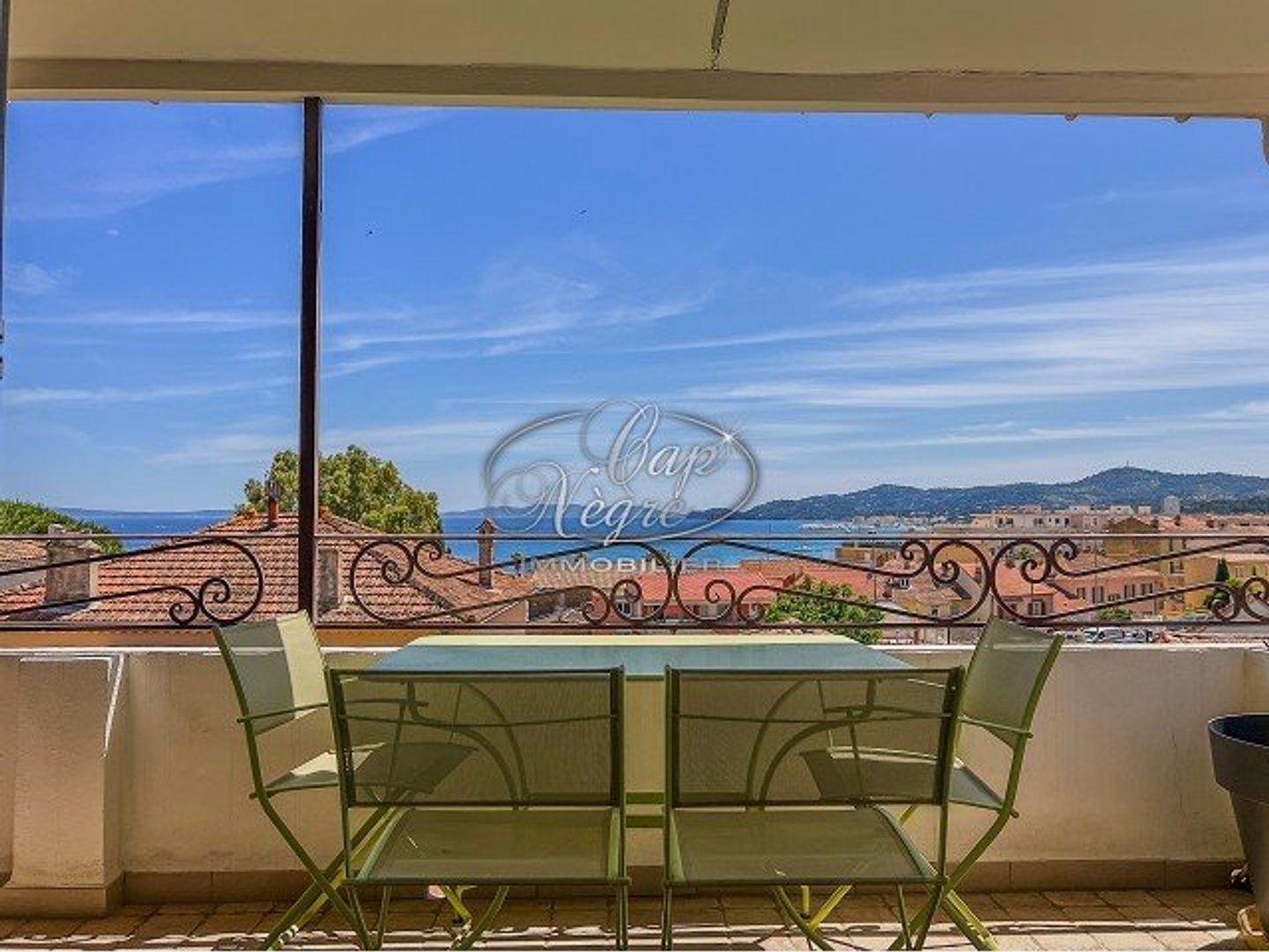 Appartement vue mer à vendre au Lavandou