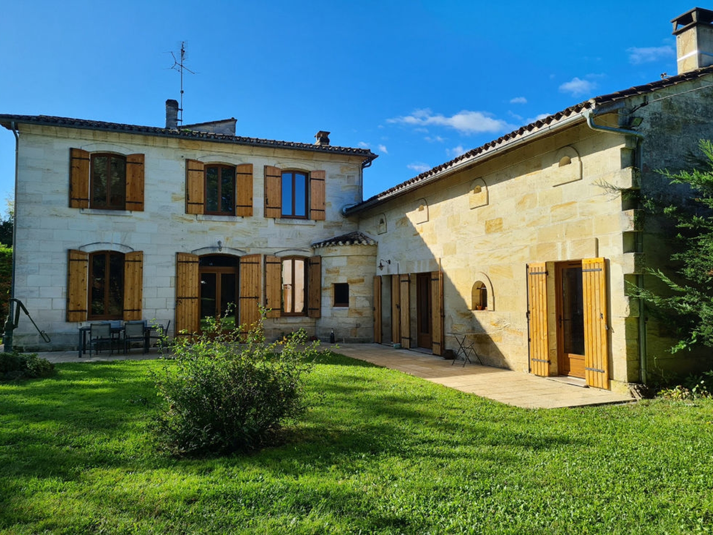 Maison à vendre - 5 pièces - 270m2 - Galgon (33133)
