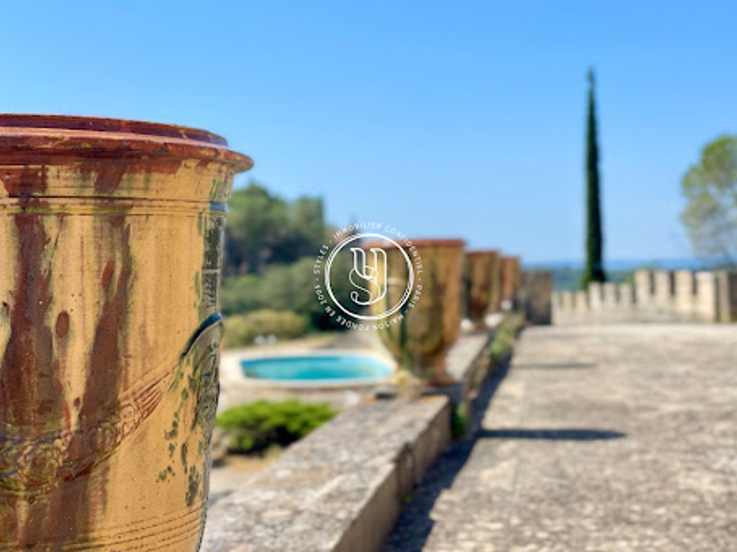 Maison à vendre - 375m2 - Uzès (30700)