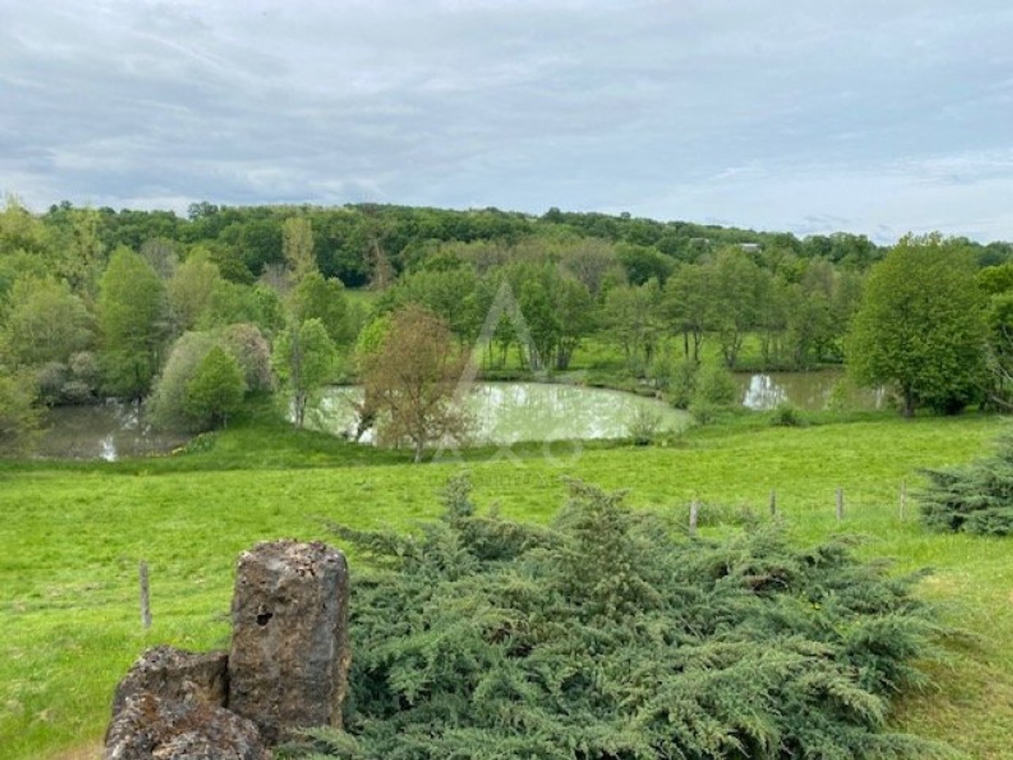 Maison à vendre - 6 pièces - 275m2 - Terres-De-Haute-C... (16270)