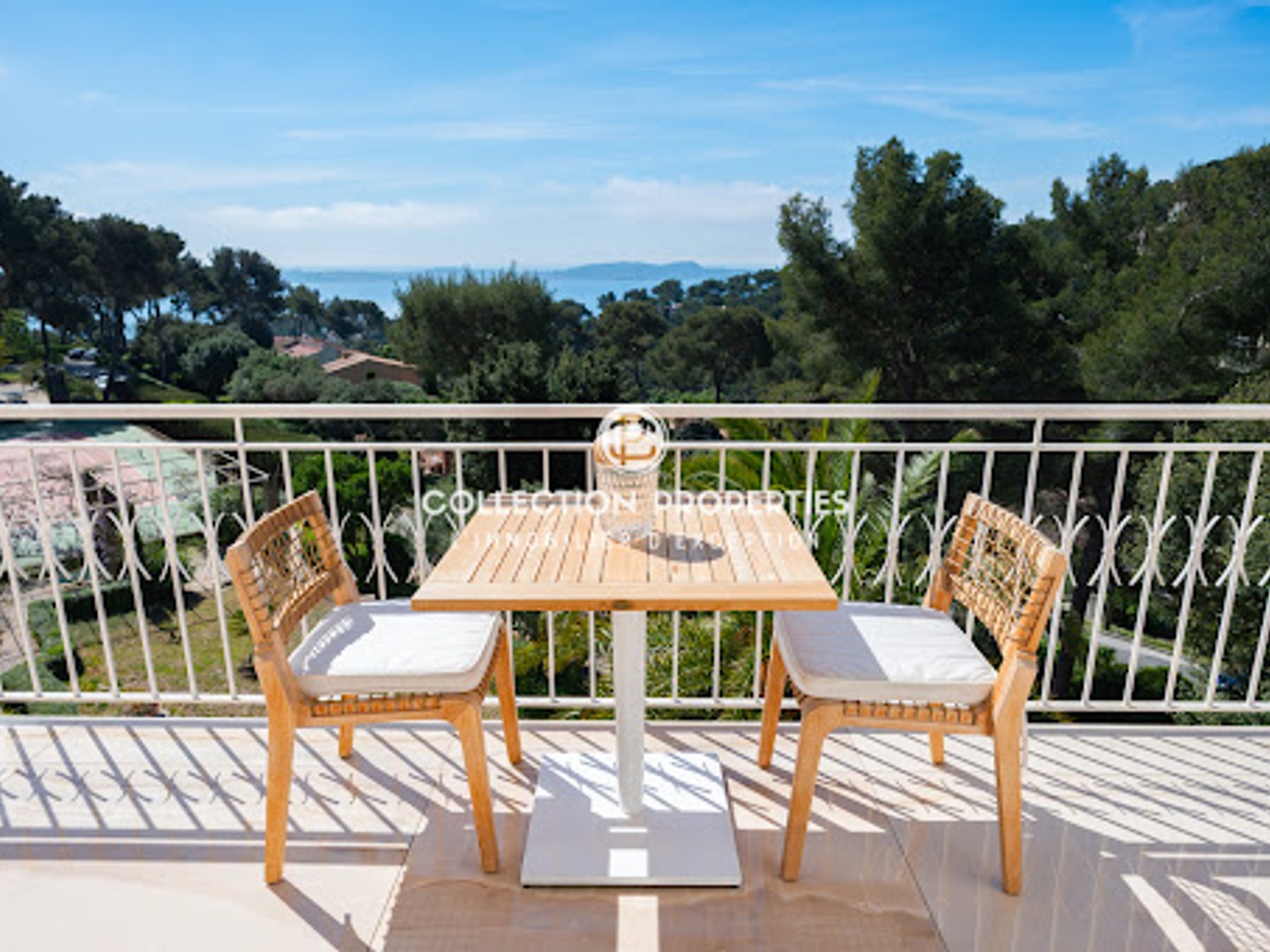 Appartement à vendre - 3 pièces - 78m2 - Hyères (83400)