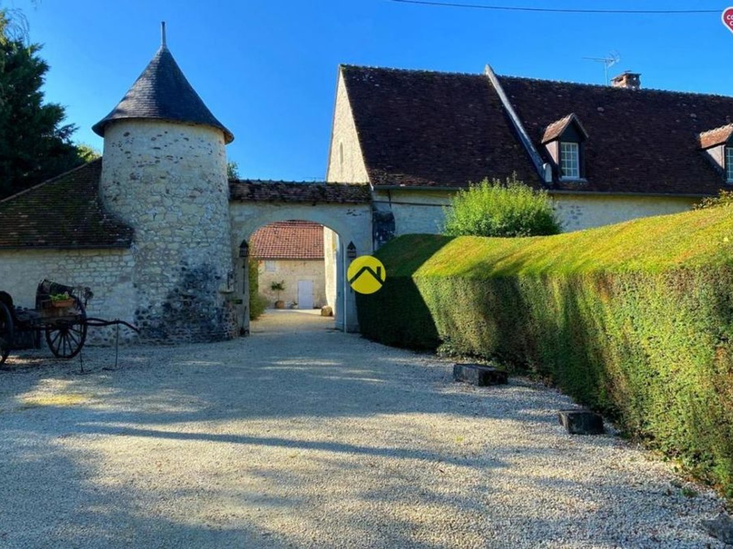 Maison à vendre - 580m2 - Luçay-Le-Mâle (36360)