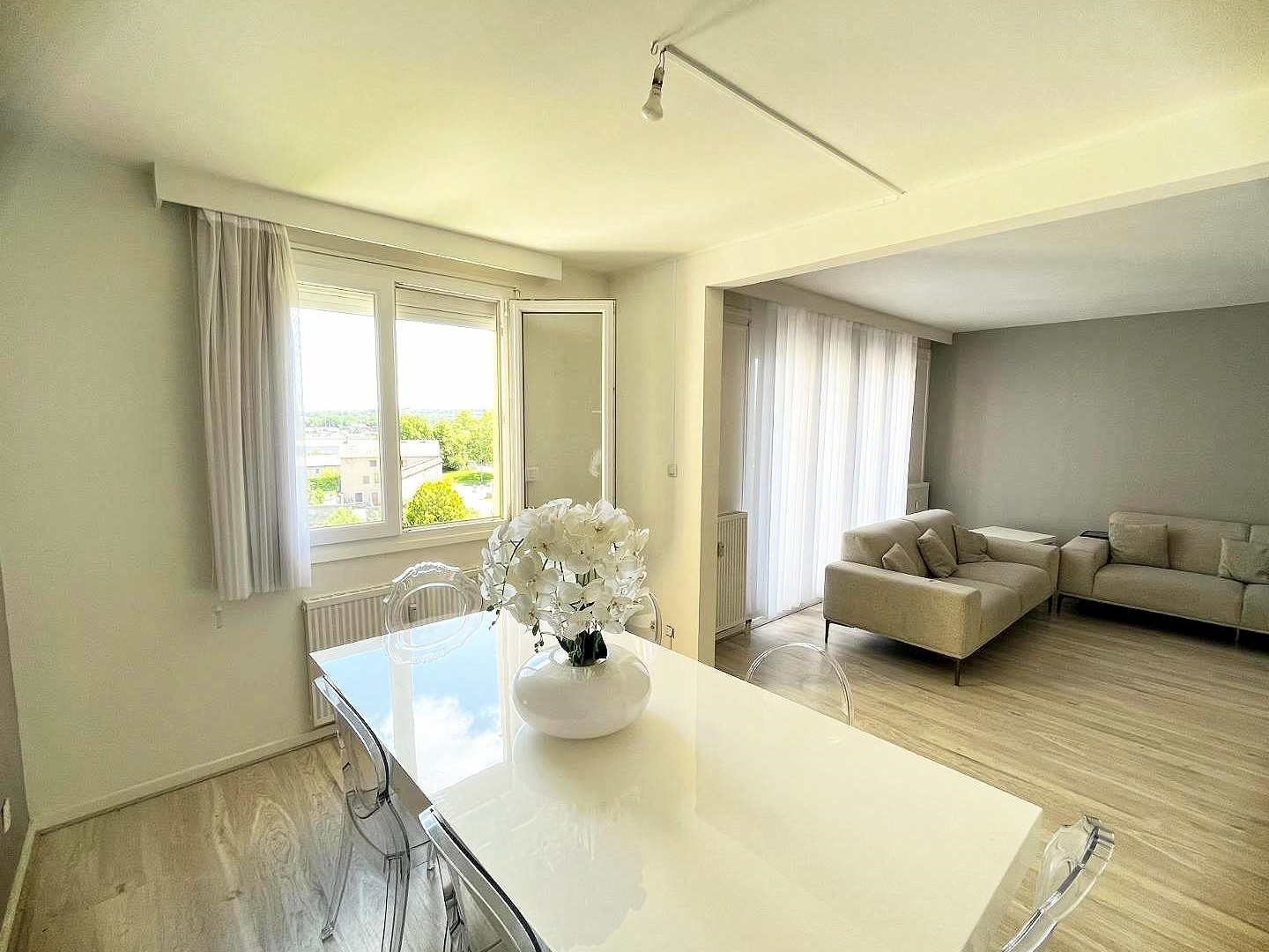 Appartement à vendre - 5 pièces - 104m2 - Belleville-En-Bea... (69220)