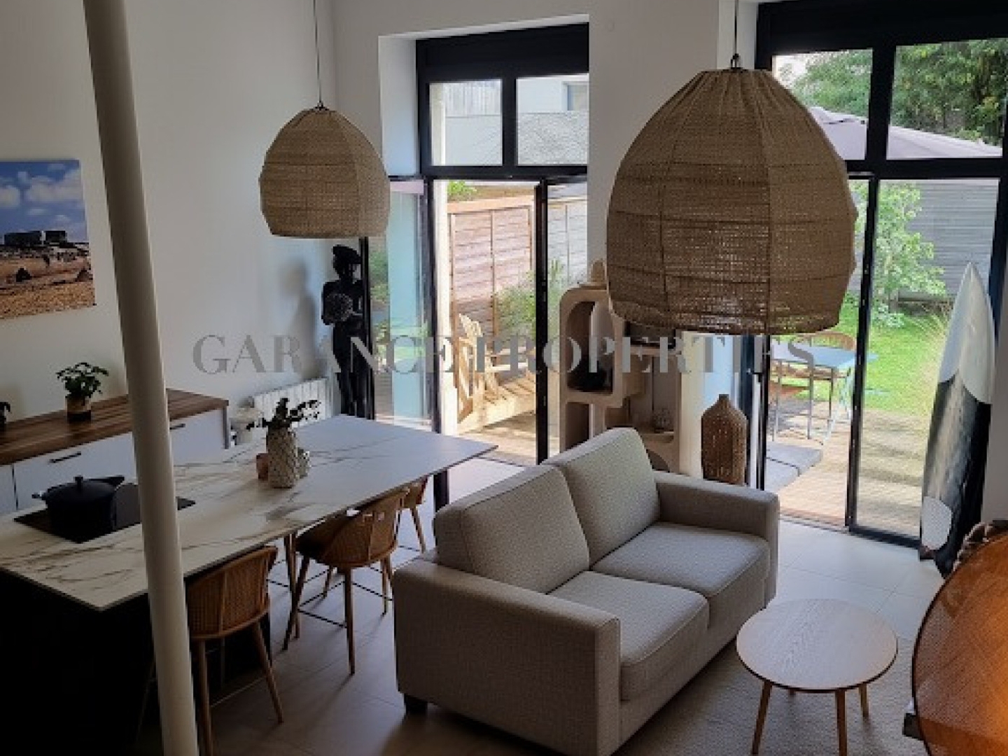 Maison-duplex avec jardin et parking, à la Barrière du Médoc