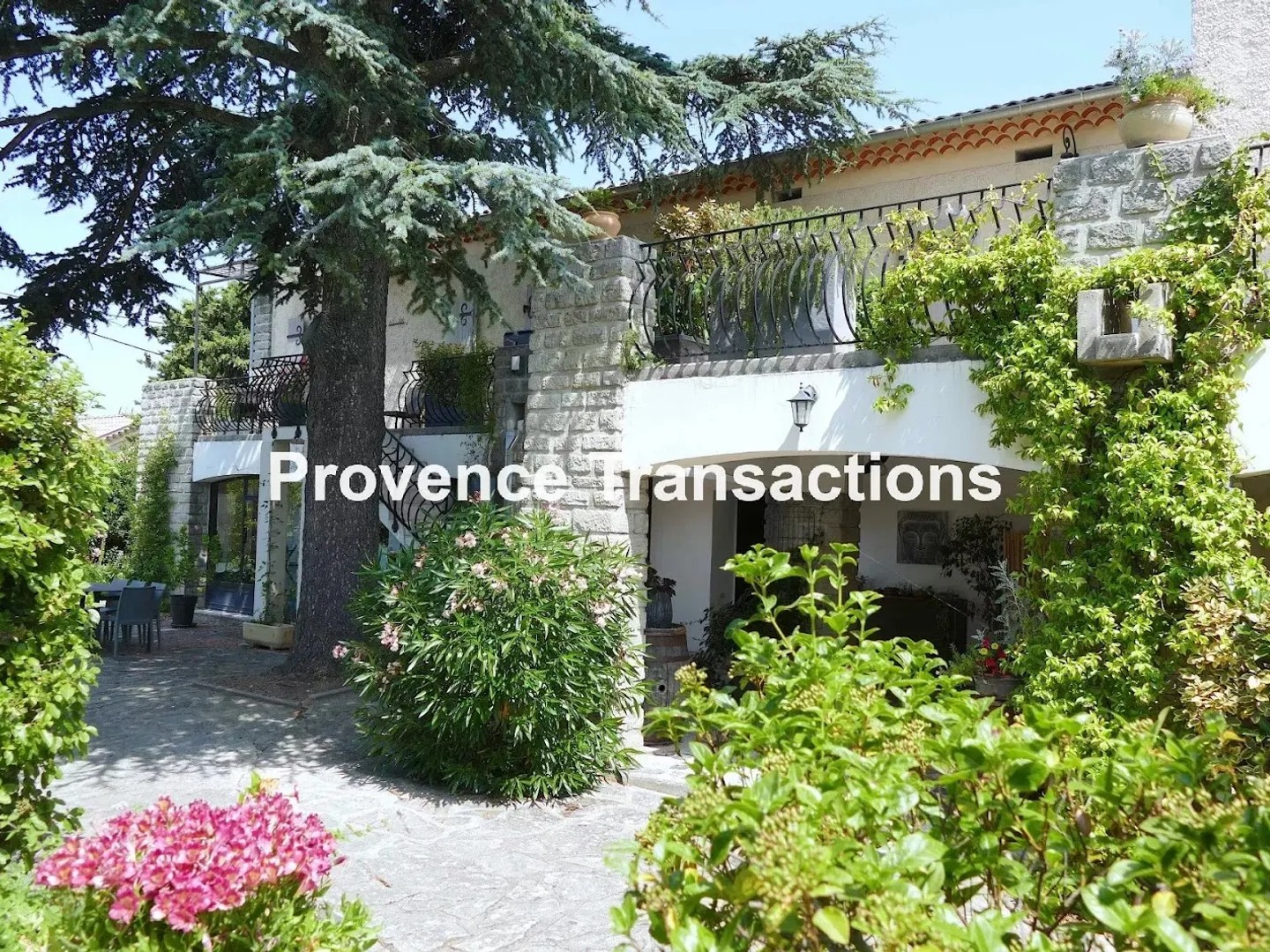 Maison 10 pièces 350 m²