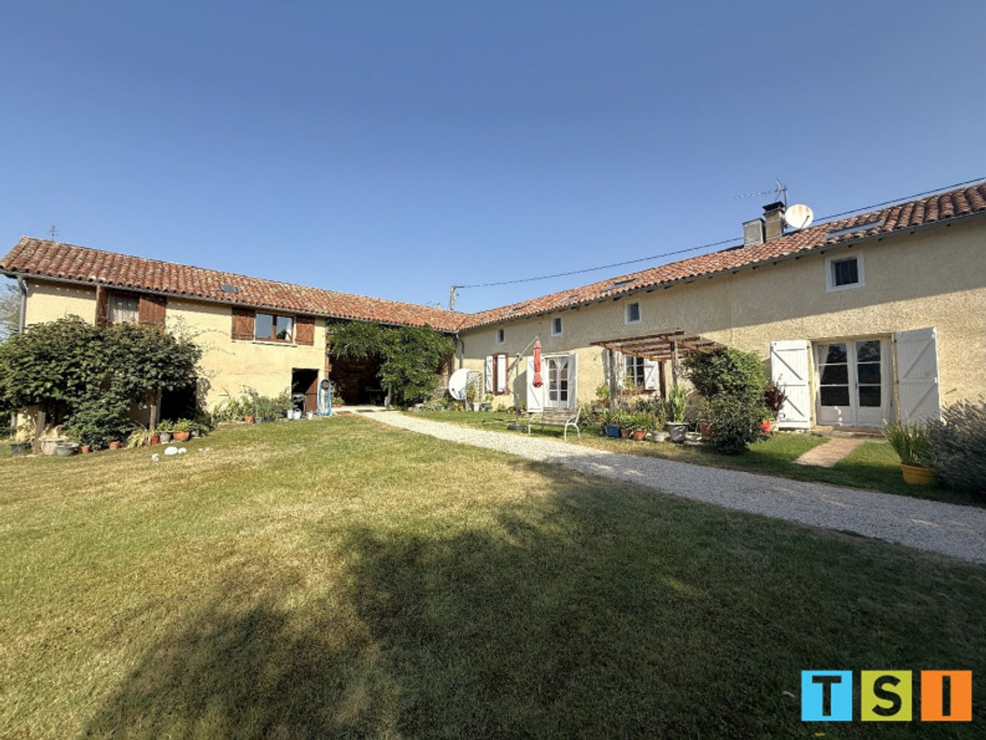 Maison 8 pièces 234 m²
