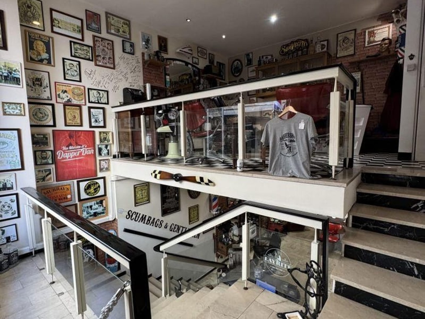 Magasin à vendre - 3 pièces - 65m2 - Hyères (83400)