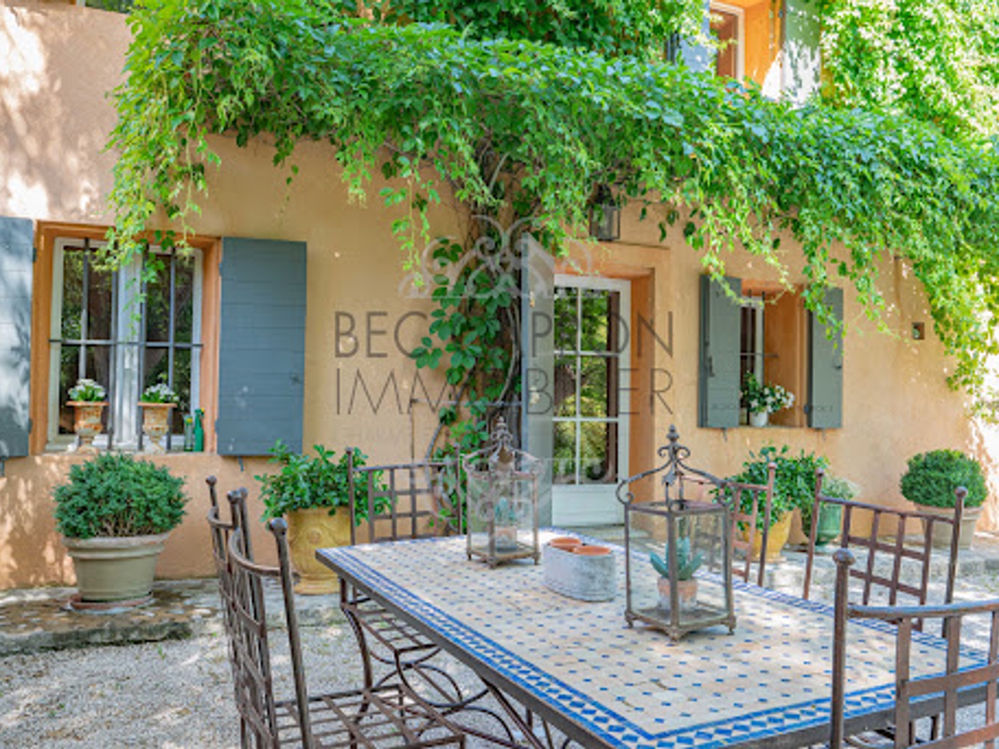 Maison 7 pièces 270 m²