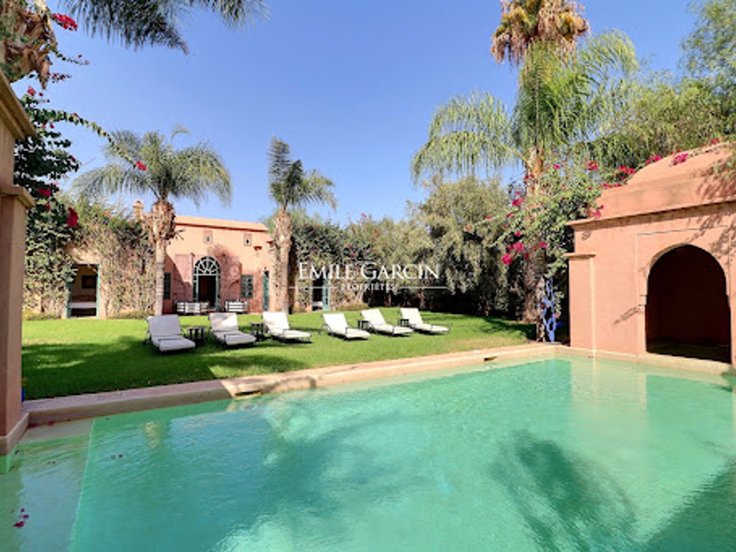 Villa 8 pièces 300 m²