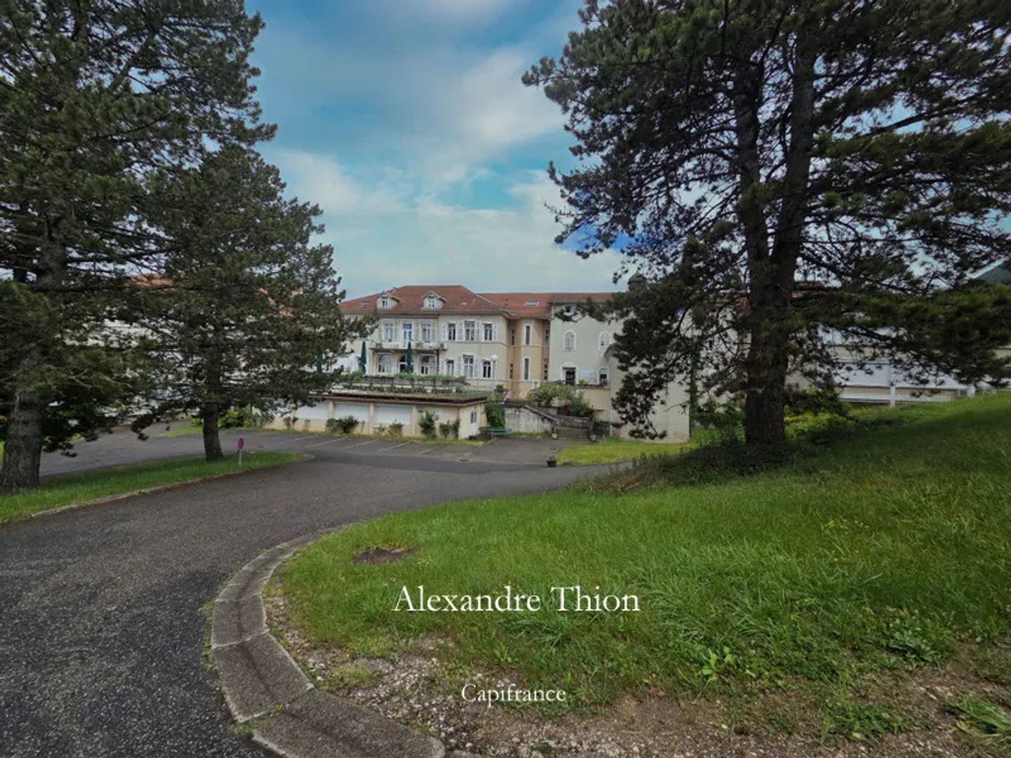 Maison à vendre - 60 pièces - 4363m2 - Confort (01200)