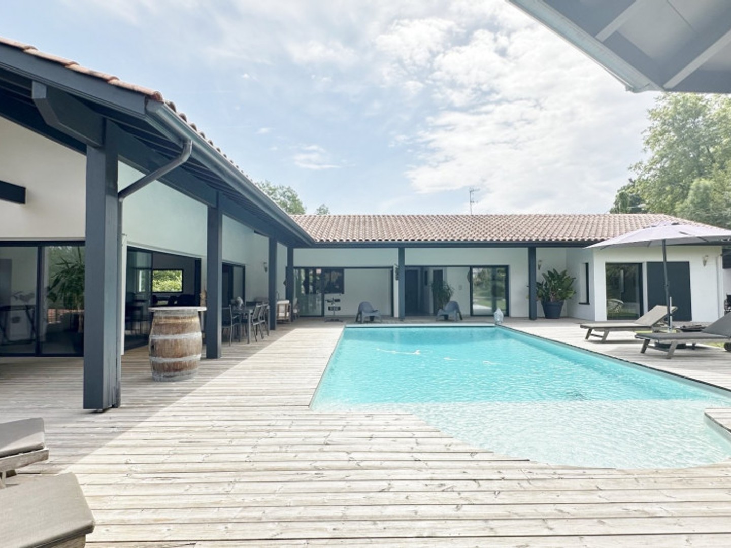 Maison à vendre - 7 pièces - 220m2 - Ahetze (64210)
