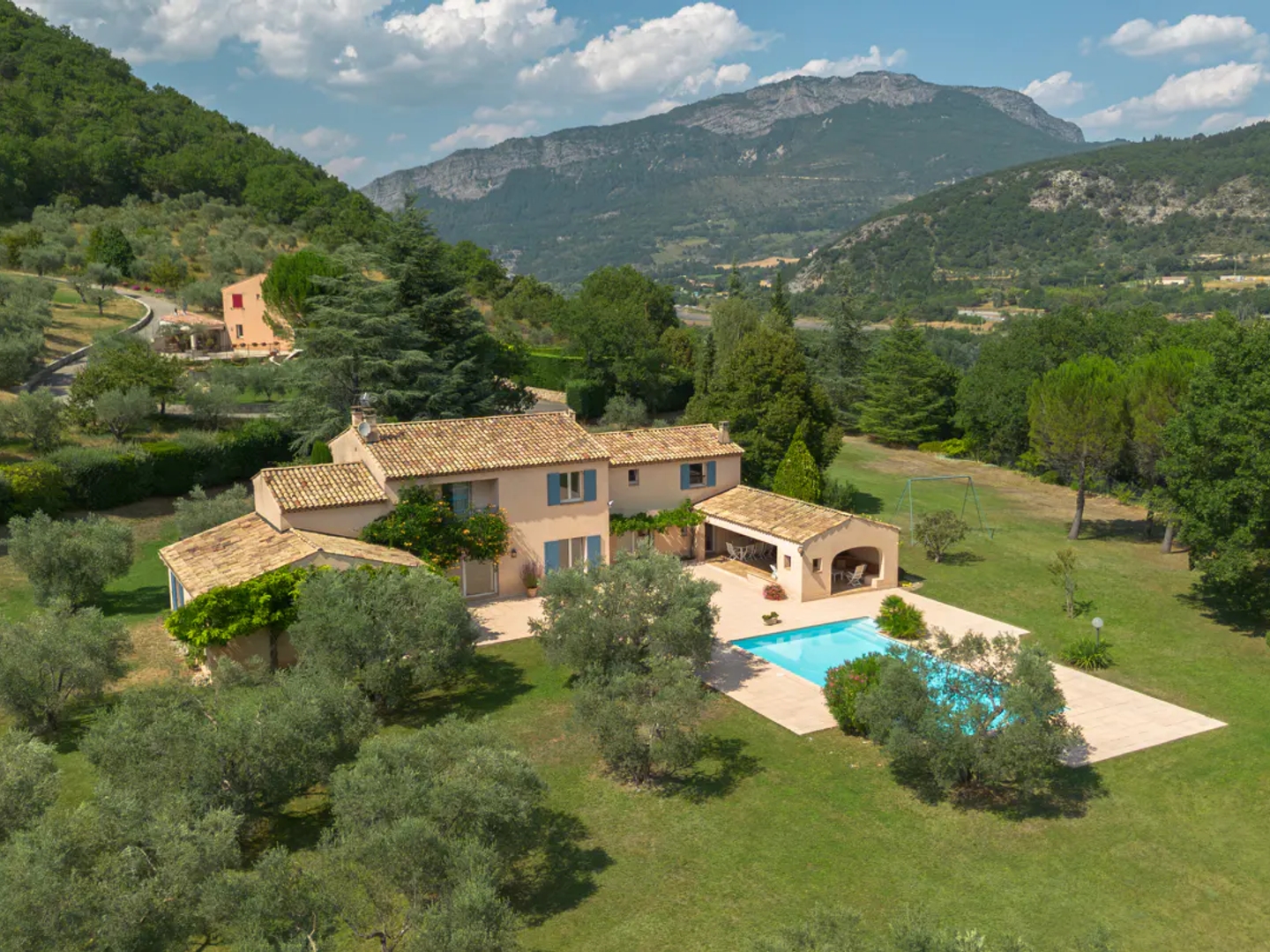 Sisteron - Maison d'architecte avec piscine, oliveraie et vue panoramique