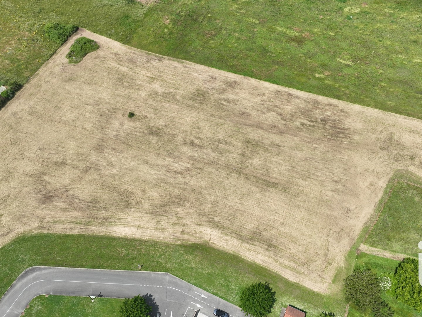 Terrain 12000 m²