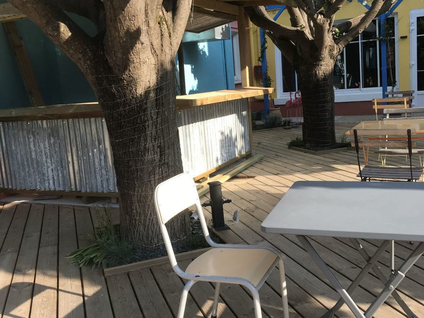Locaux à vendre - 1254m2 - Saintes (17100)