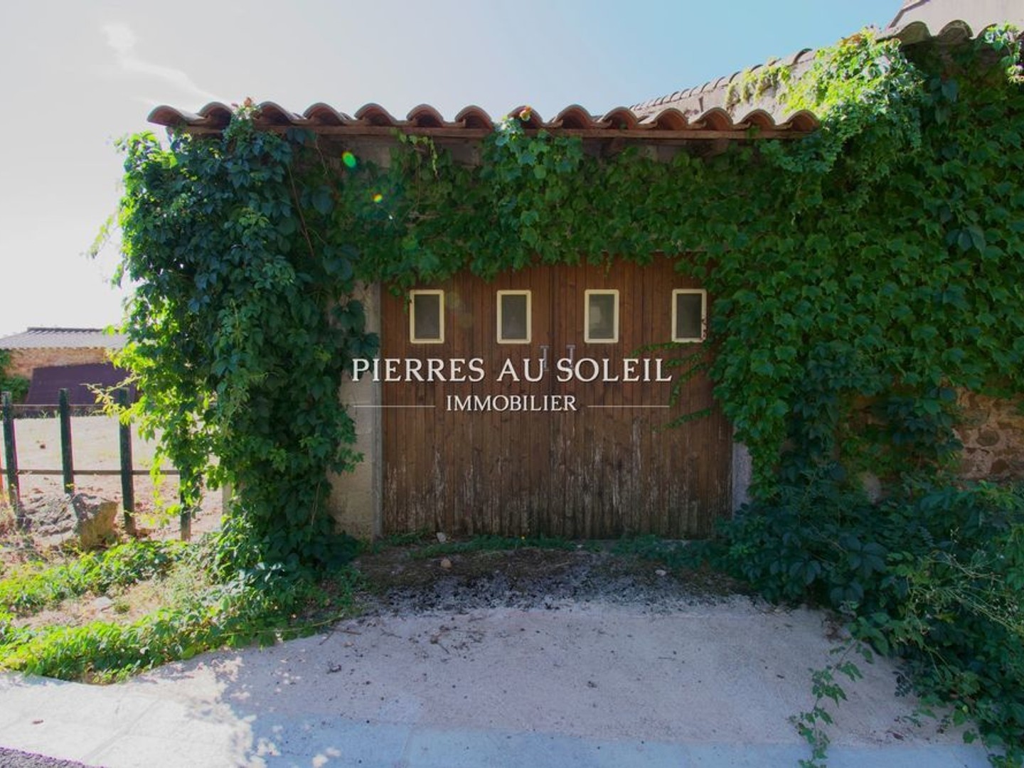 Parking / garage / box à vendre - 32m2 - La Tour-Sur-Orb (34260)