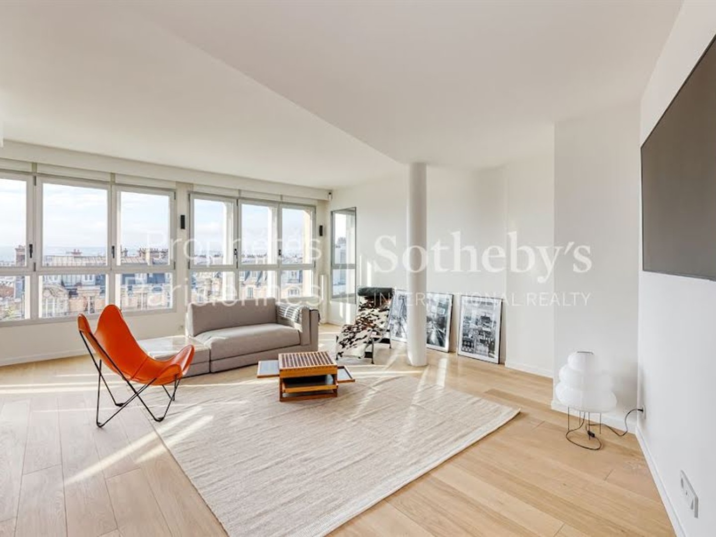Appartement à vendre - 2 pièces - 77m2 - Paris 16e (75016)