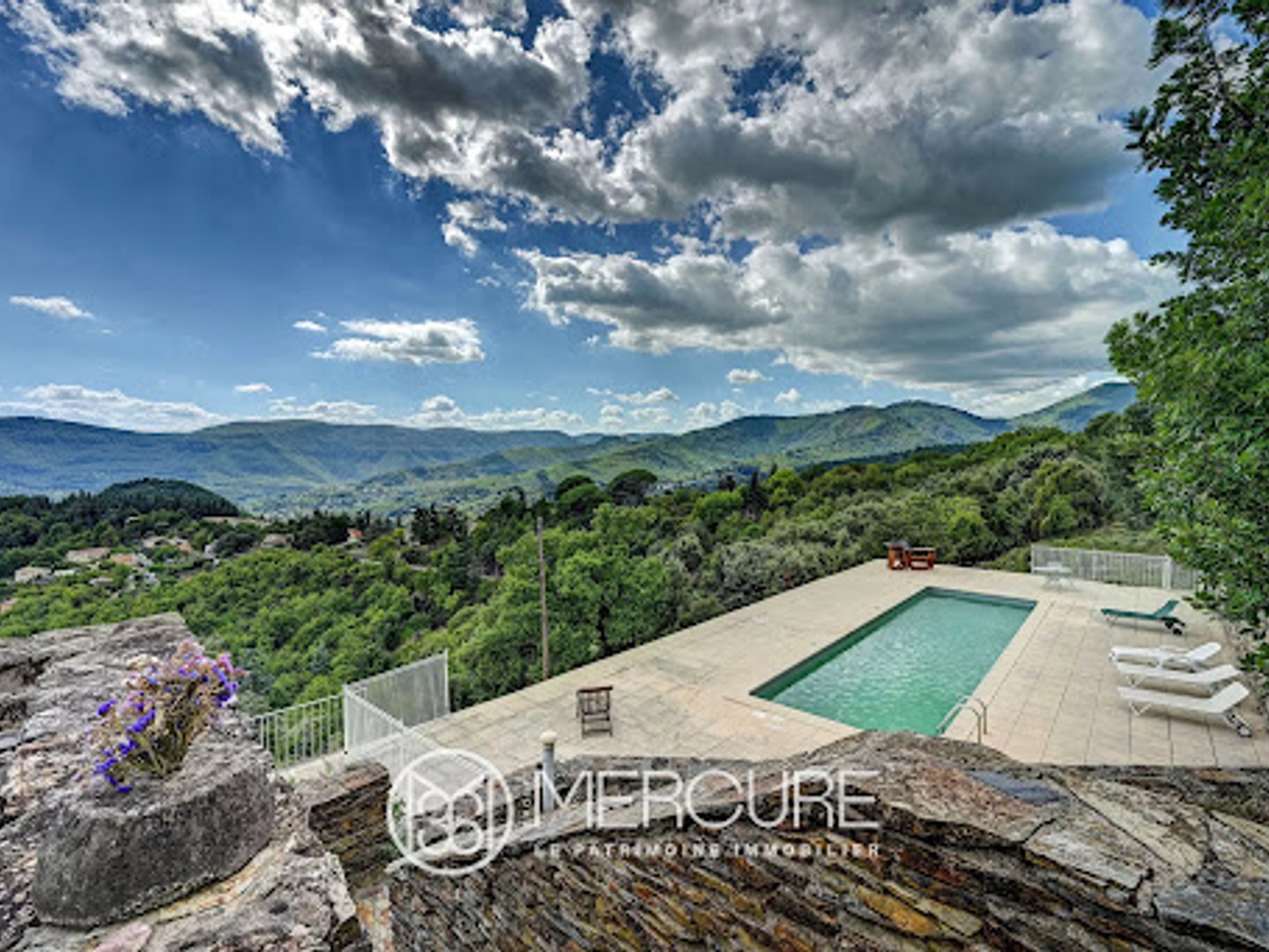 Propriété 14 pièces 285 m²