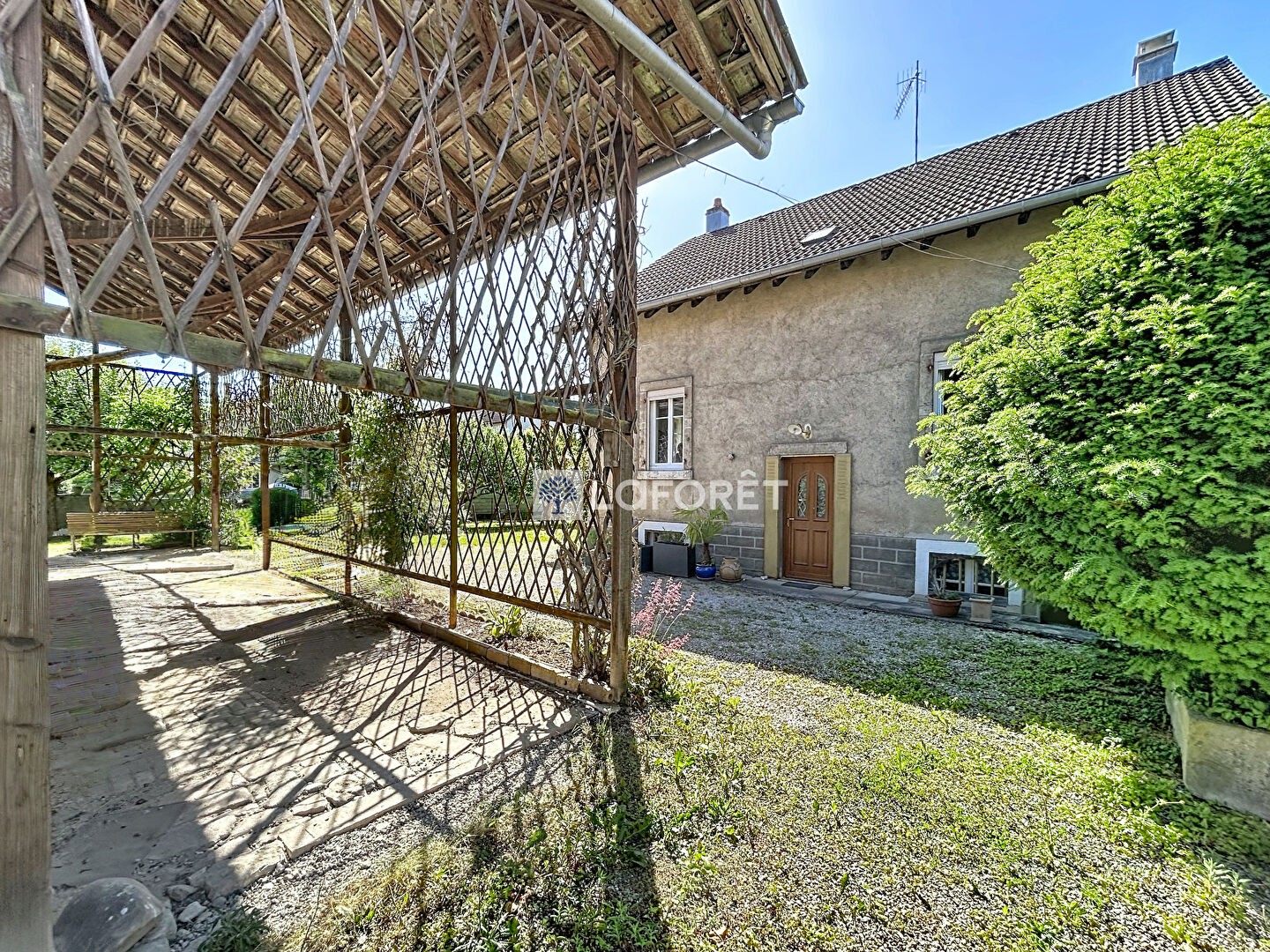 Maison à vendre - 7 pièces - 138m2 - Fesches-Le-Châtel (25490)