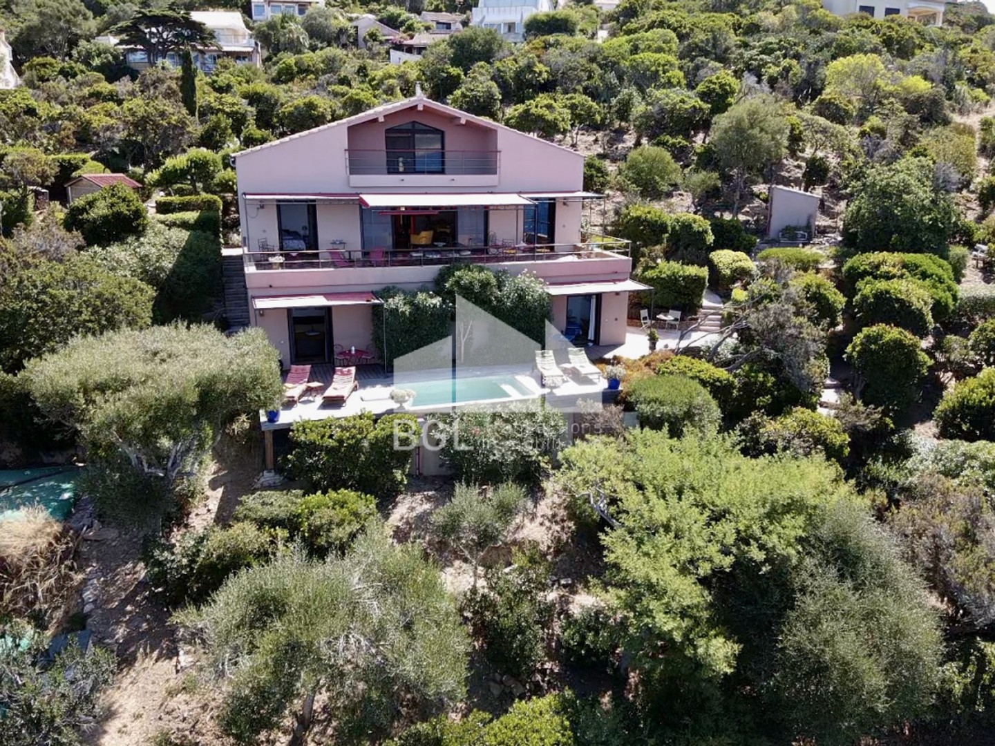 Ile du Levant - Villa avec piscine à vendre