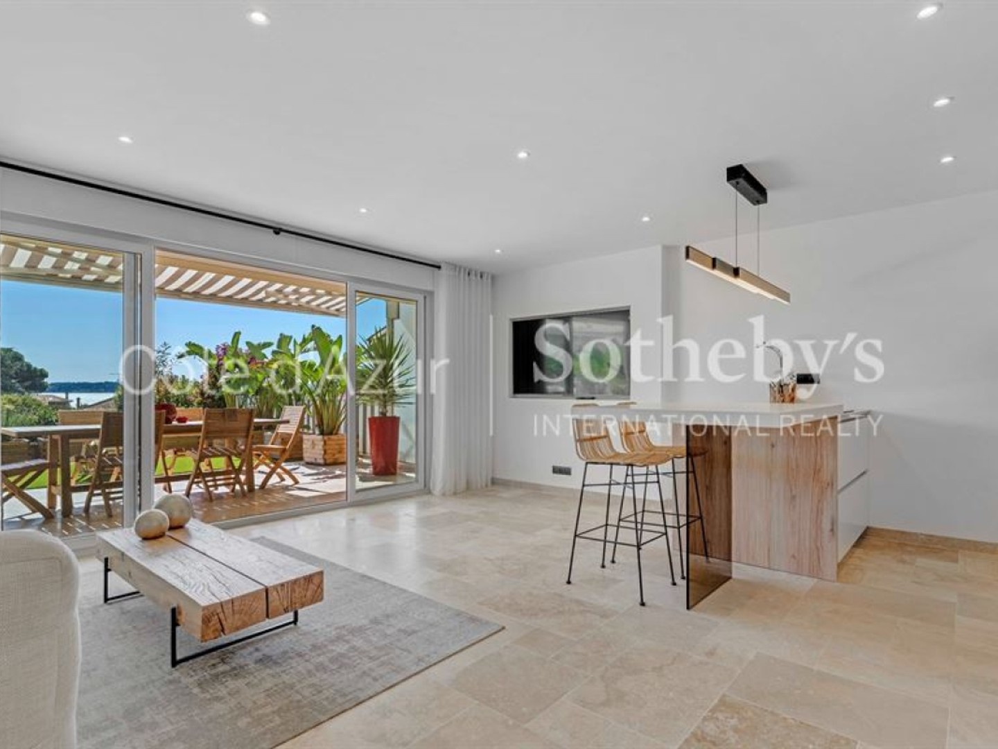 Appartement 3 pièces à vendre à Sainte-Maxime, proche centre-ville, terrasse et vue mer