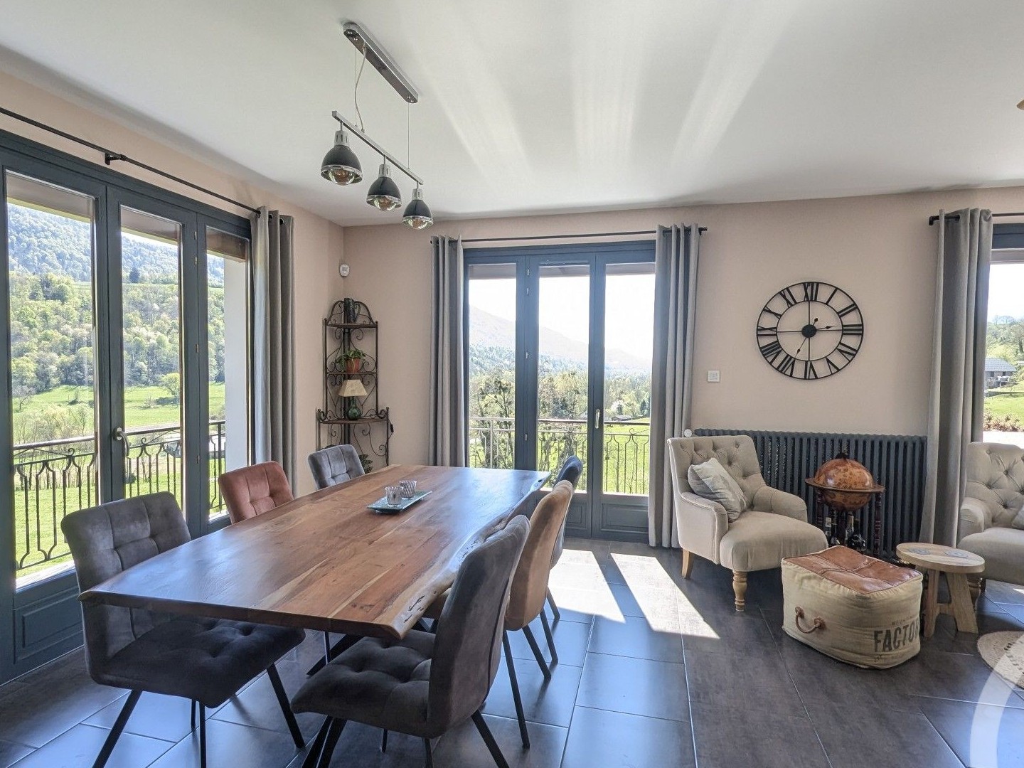 Maison à vendre - 5 pièces - 156m2 - Coise-Saint-Jean-... (73800)