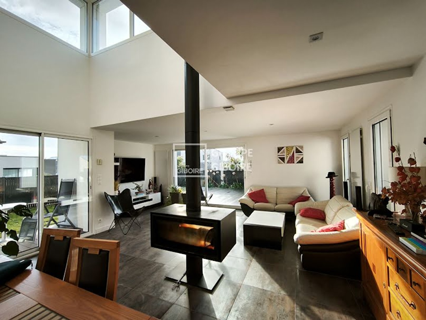 Maison 8 pièces 250 m²